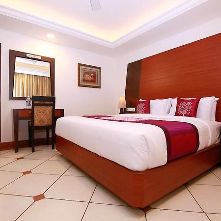 Emarald Hotel Cochin Коччи Экстерьер фото