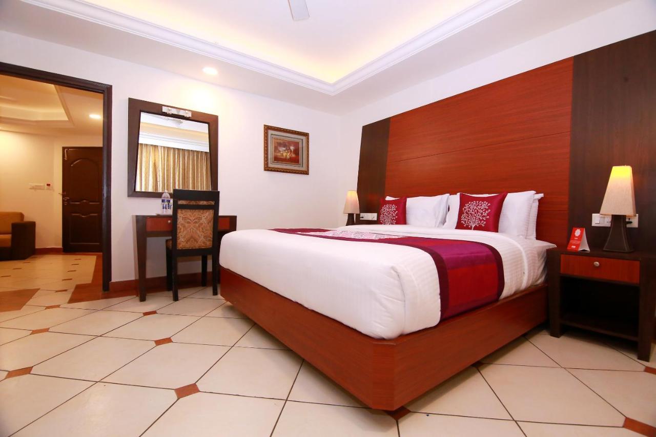 Emarald Hotel Cochin Коччи Экстерьер фото