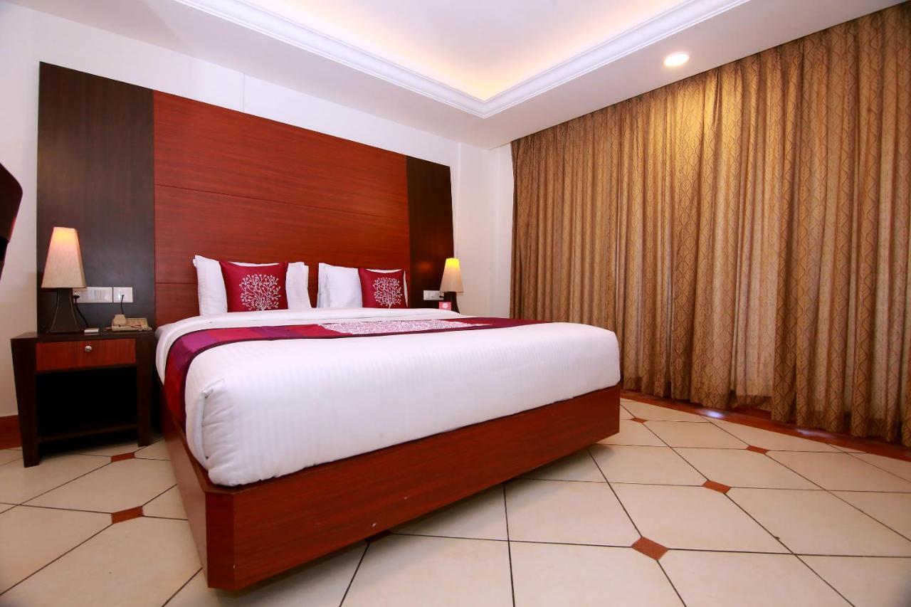 Emarald Hotel Cochin Коччи Экстерьер фото