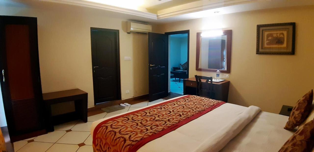 Emarald Hotel Cochin Коччи Экстерьер фото