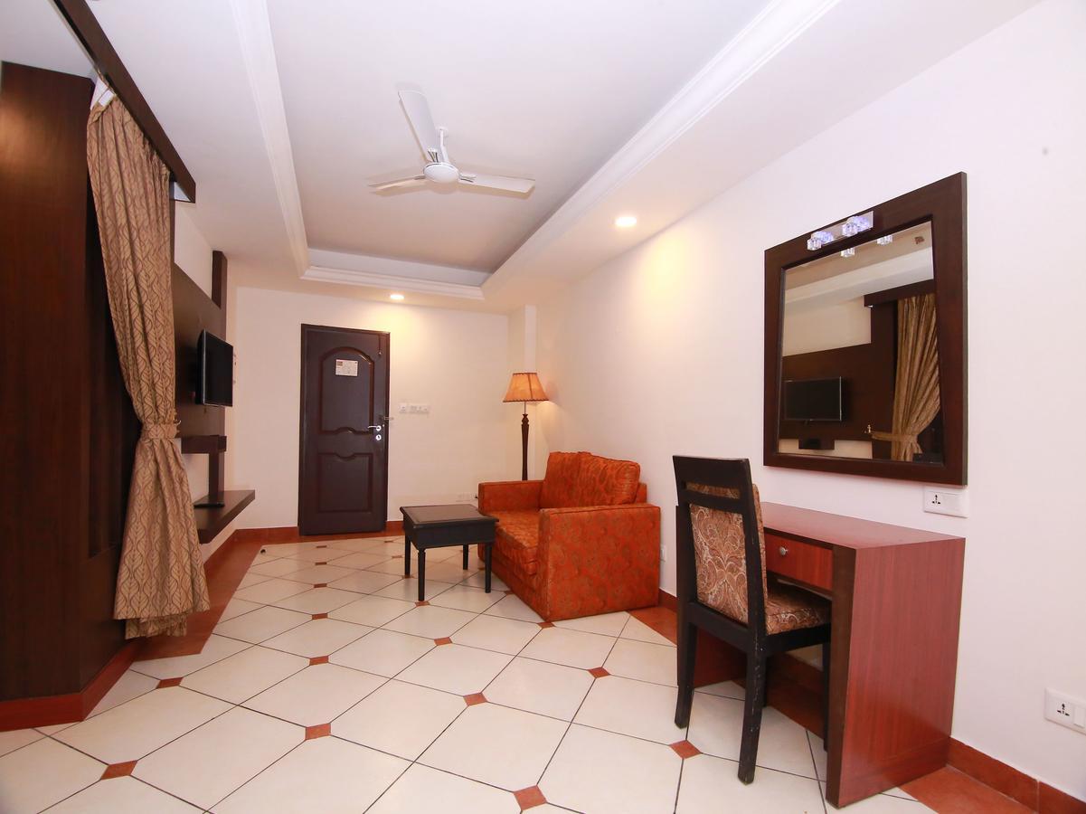 Emarald Hotel Cochin Коччи Экстерьер фото