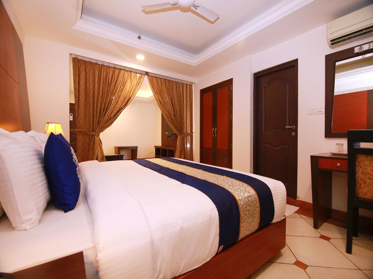 Emarald Hotel Cochin Коччи Экстерьер фото