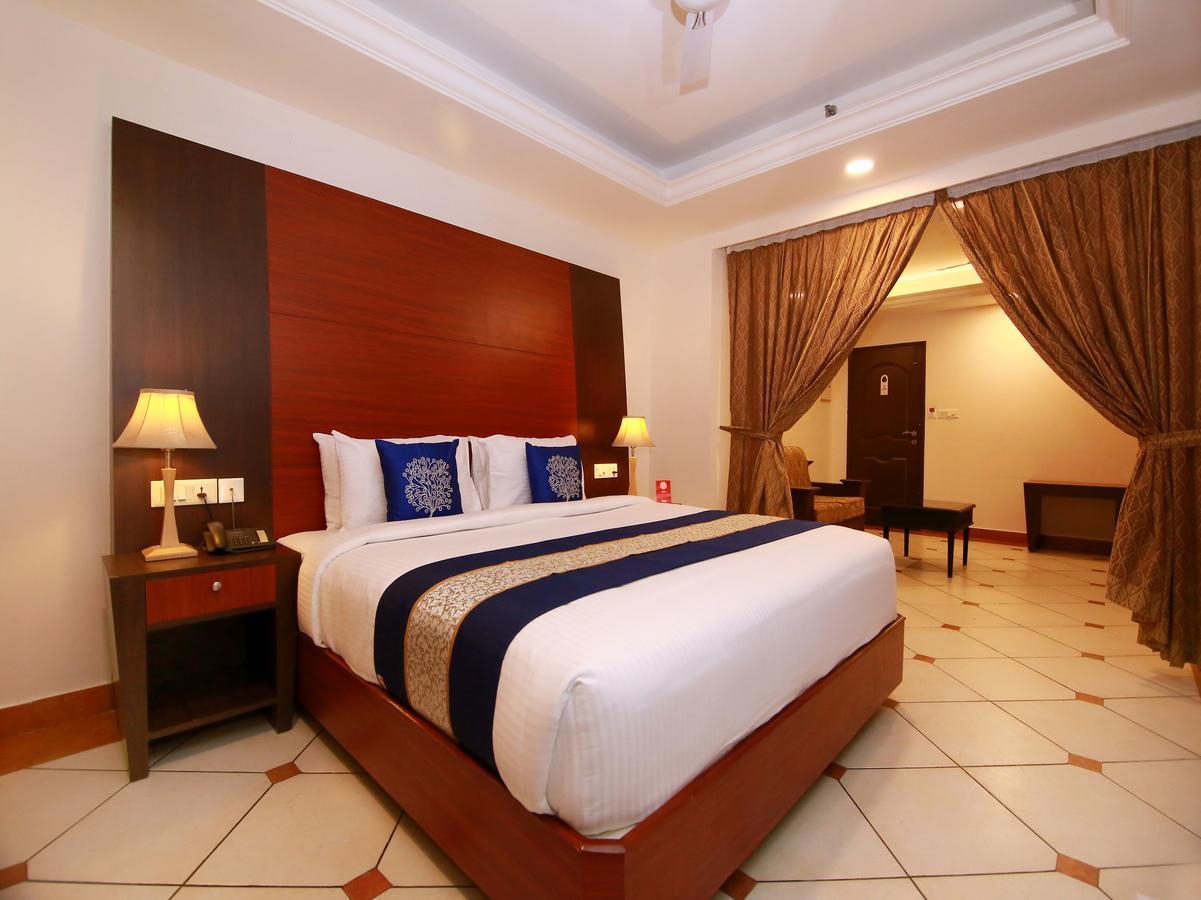 Emarald Hotel Cochin Коччи Экстерьер фото