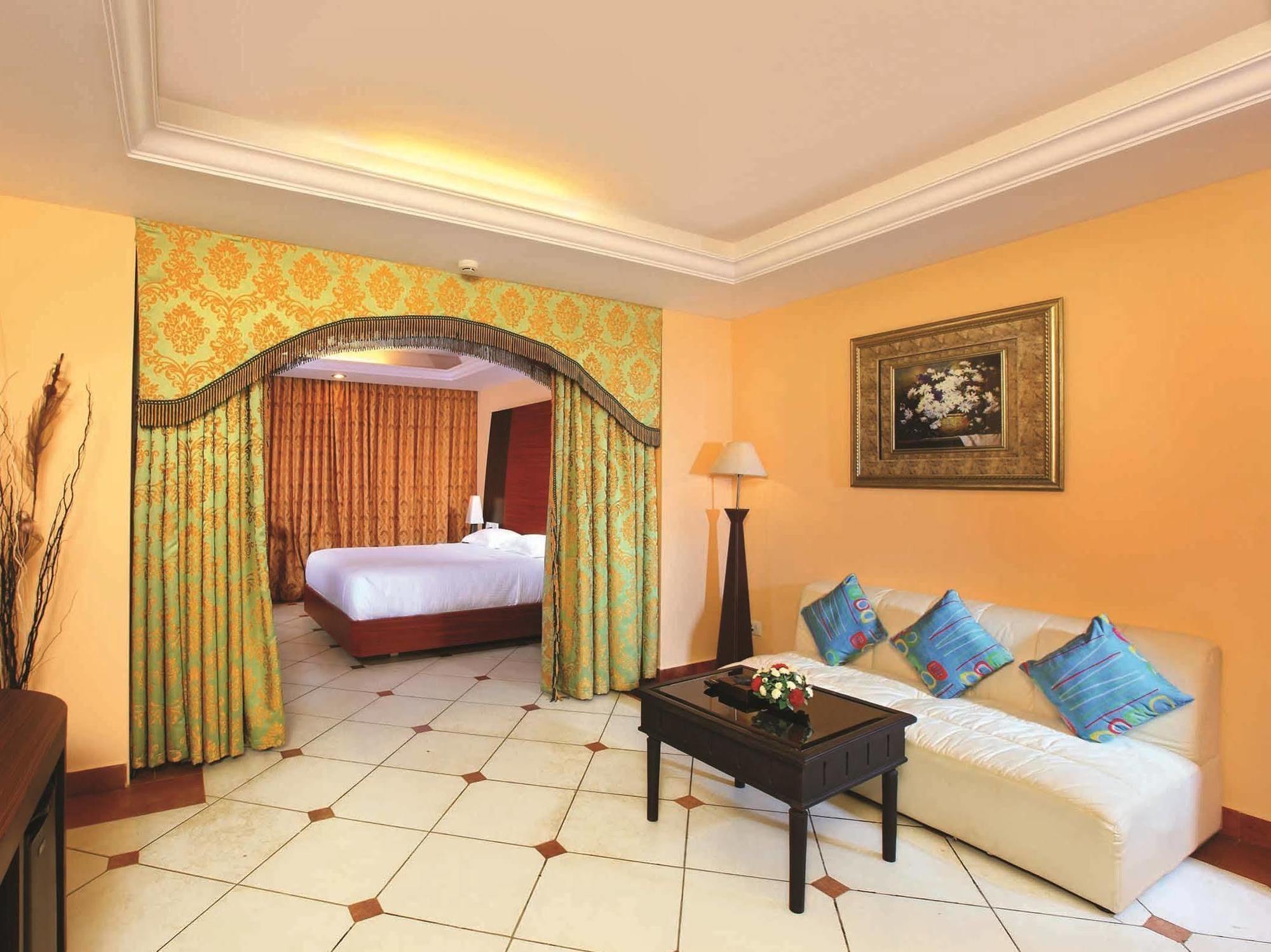 Emarald Hotel Cochin Коччи Экстерьер фото