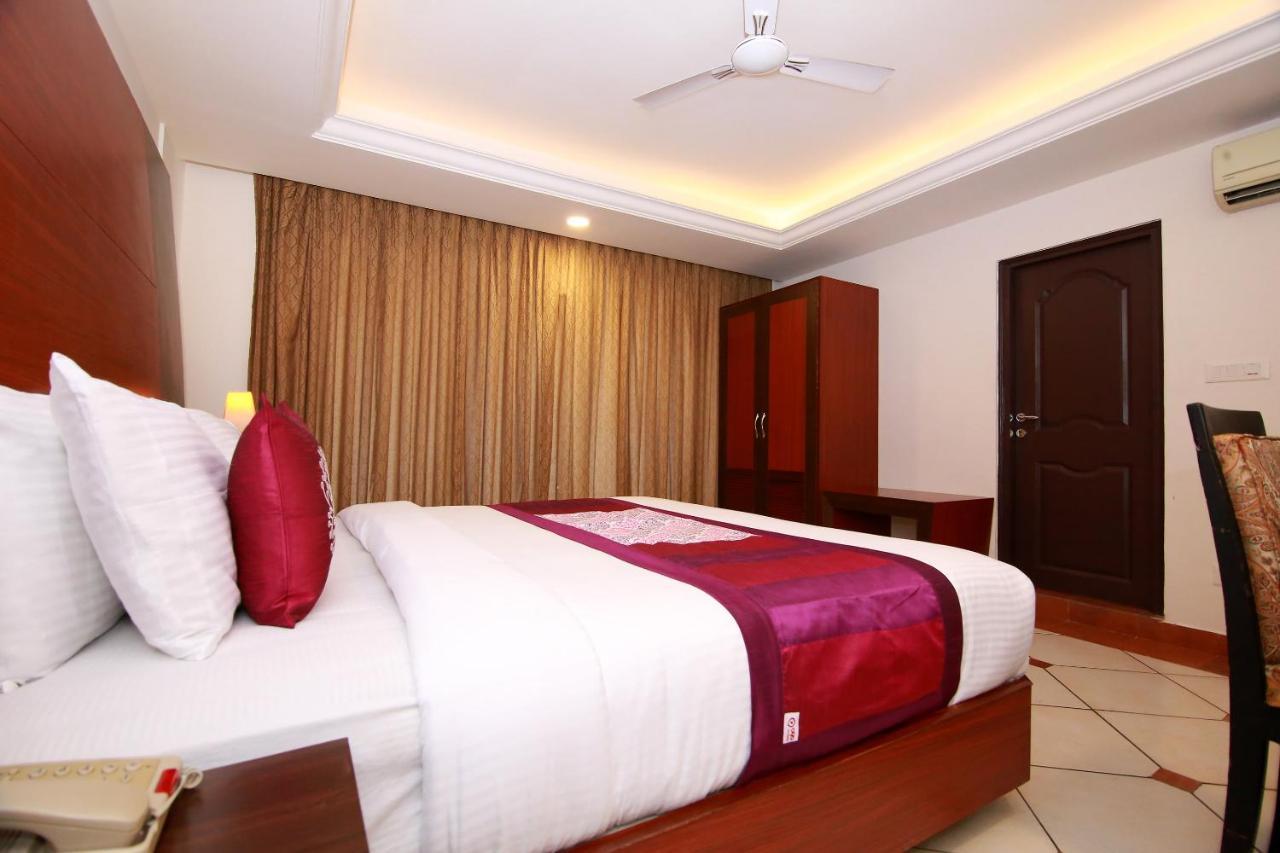 Emarald Hotel Cochin Коччи Экстерьер фото